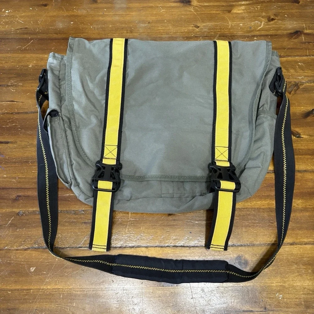 Vtg Old GAP 90s Y2K Messenger Crossbody Bag Utility Laptop Green Yellow Nylon